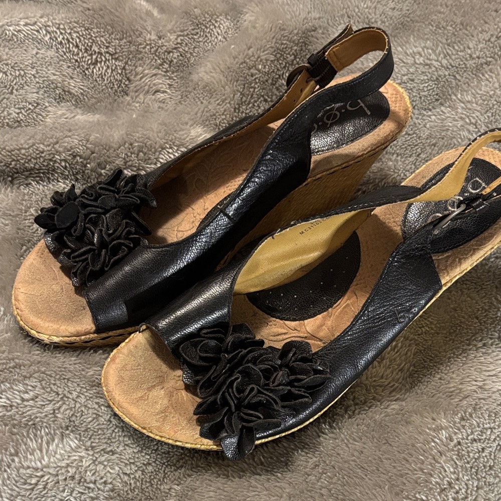 boc Black and Tan Wedge Sandals with Floral Accent